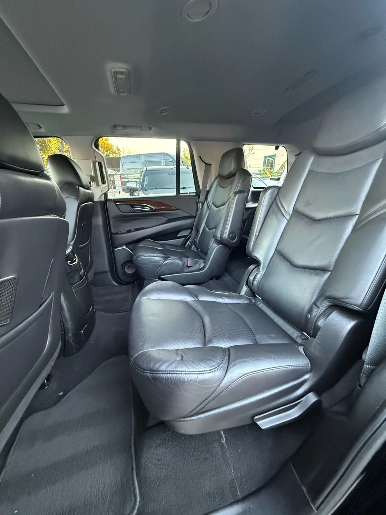Used 2018 Cadillac Escalade Luxury RWD image 16