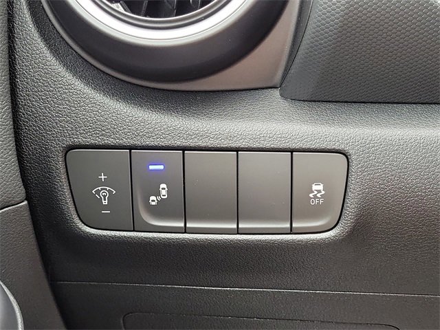 Used 2018 Hyundai Kona Limited image 27