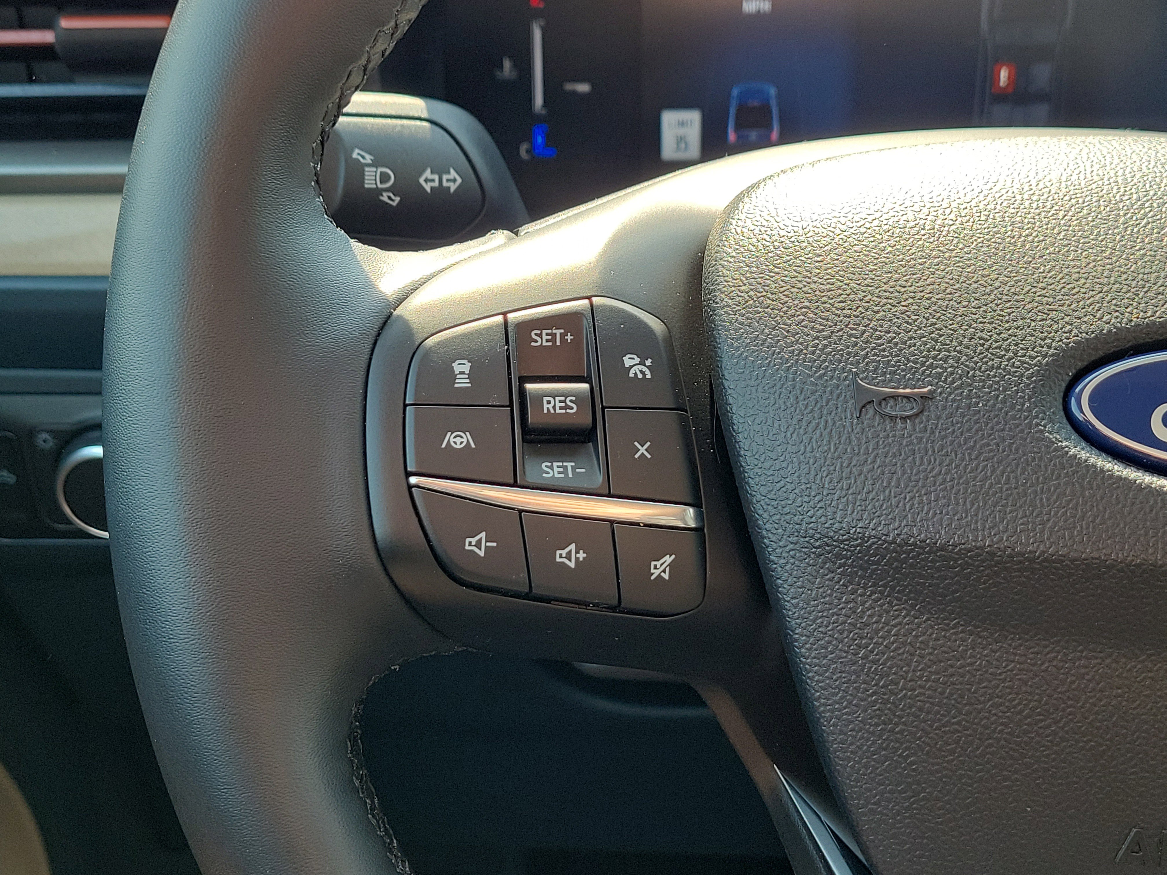 Used 2025 Ford Maverick Lariat image 22