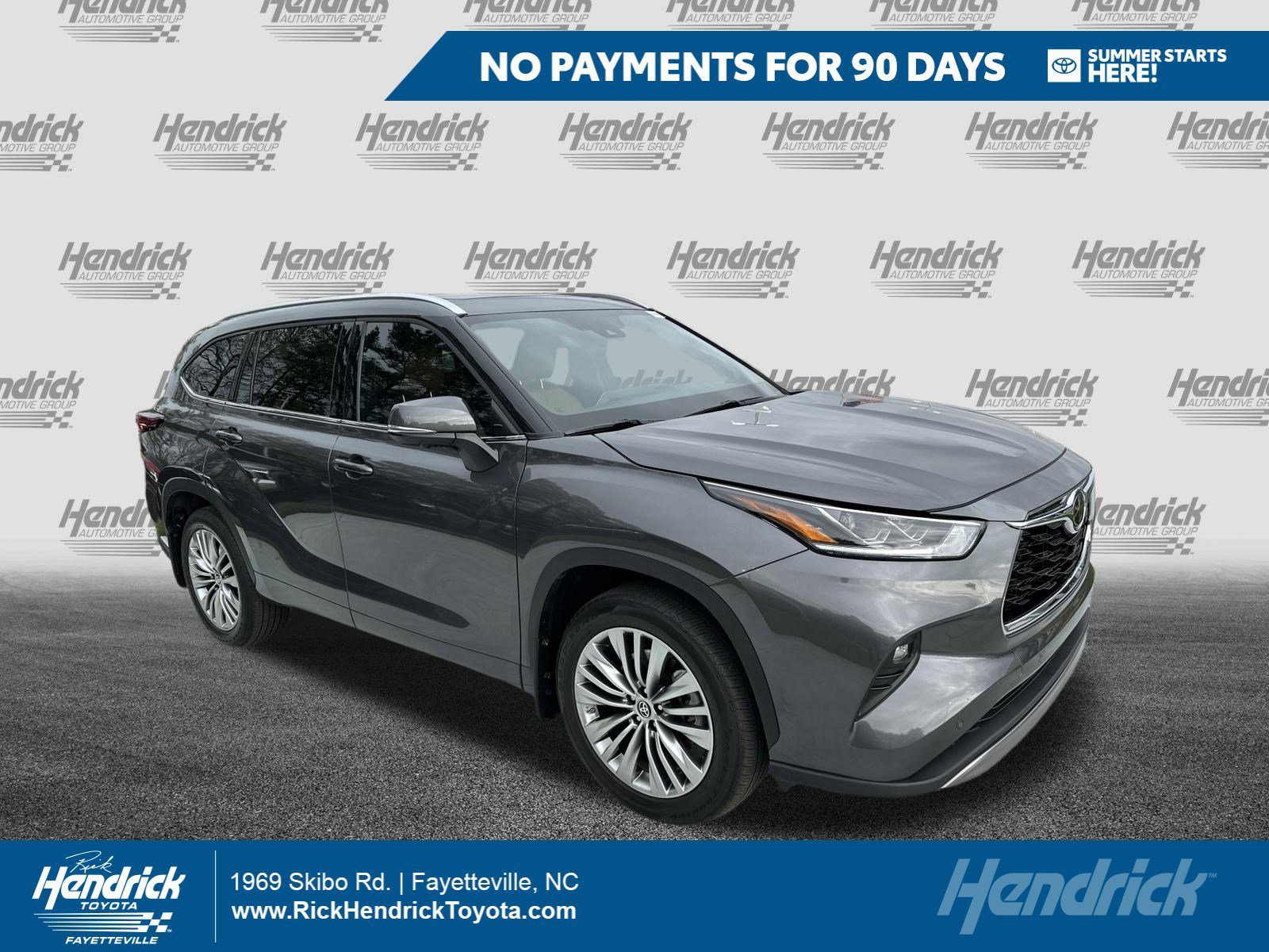 Used 2024 Toyota Highlander Platinum FWD image 1
