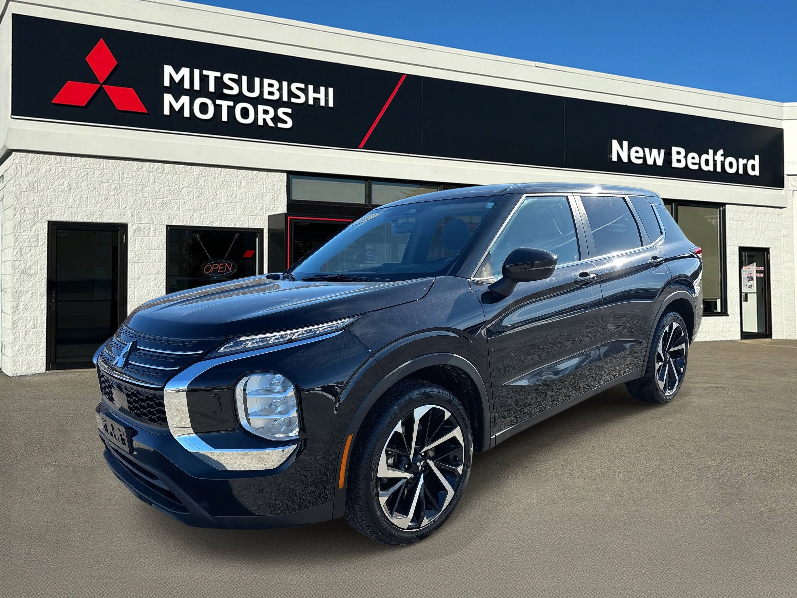 Used 2022 Mitsubishi Outlander ES image 1
