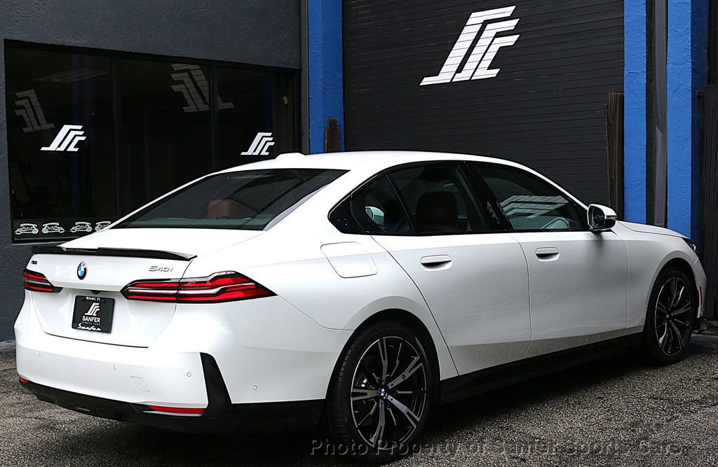 Used 2025 BMW 540i xDrive w/ Premium Package image 6
