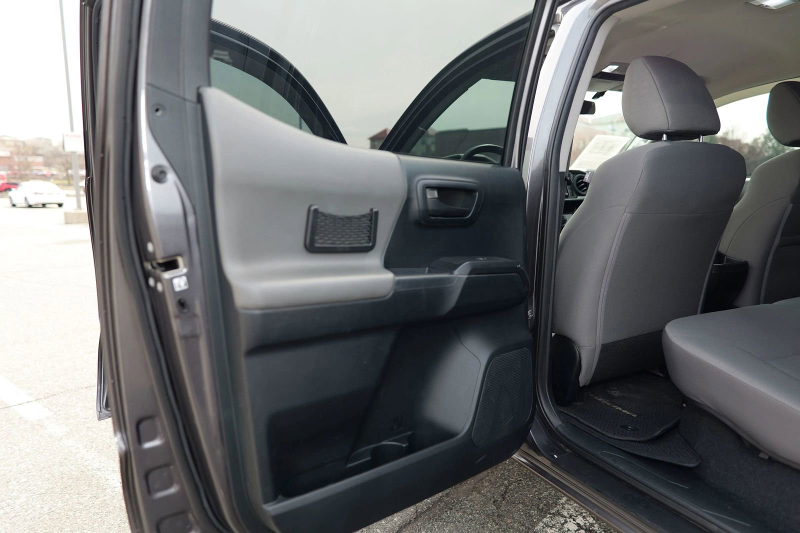 Used 2016 Toyota Tacoma SR RWD image 24