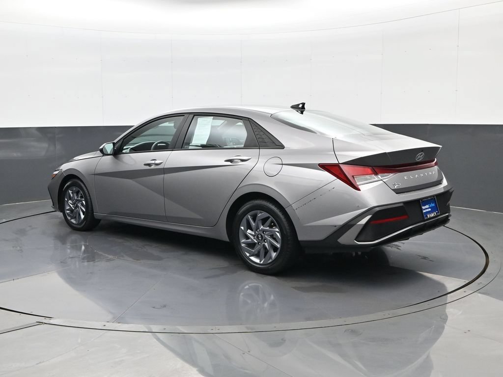 Certified 2024 Hyundai Elantra SEL FWD image 8