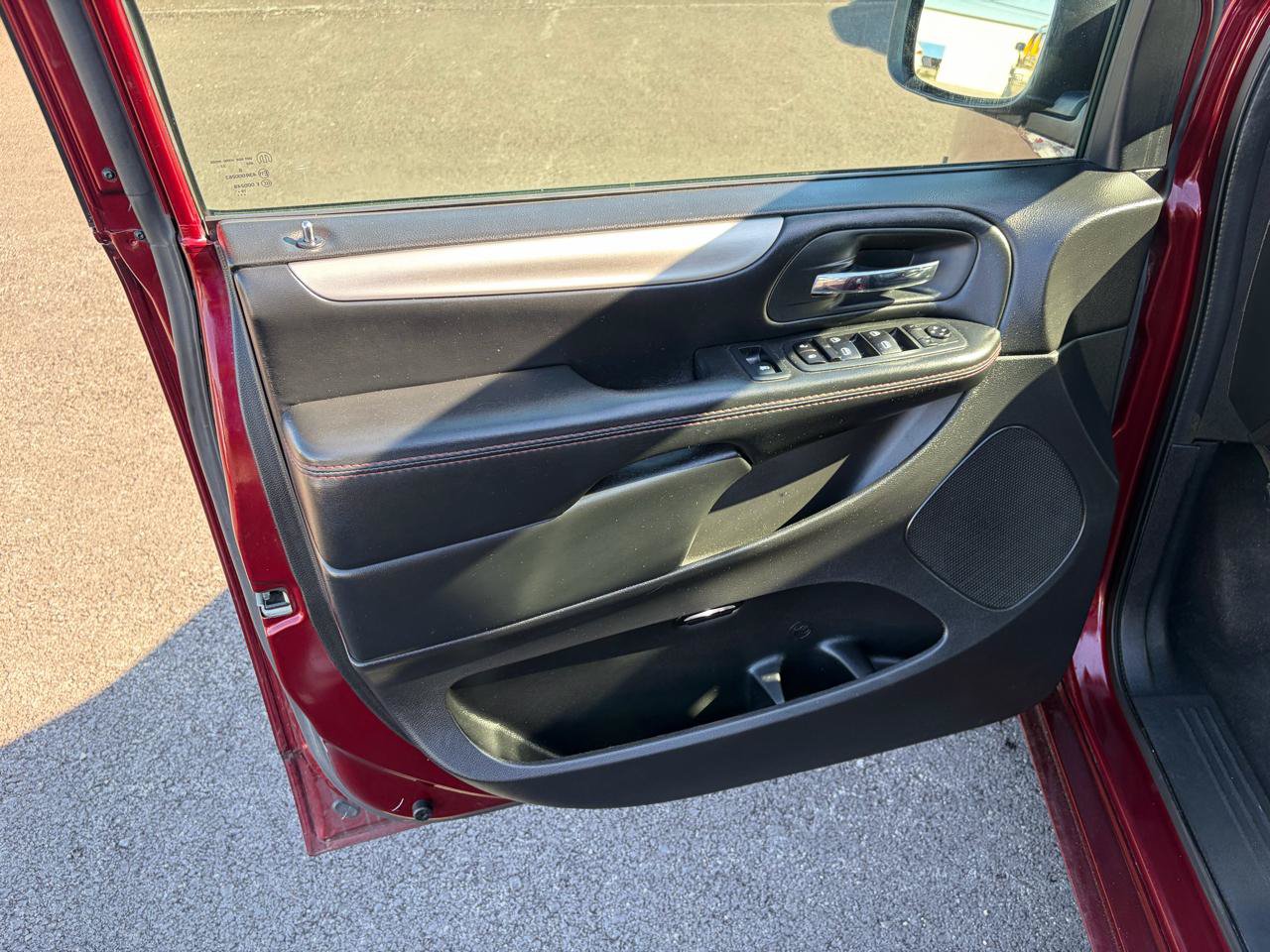Used 2020 Dodge Grand Caravan GT FWD image 9
