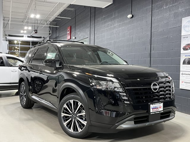 New 2026 Nissan Pathfinder Platinum w/ Cargo Package AWD/4WD image 2