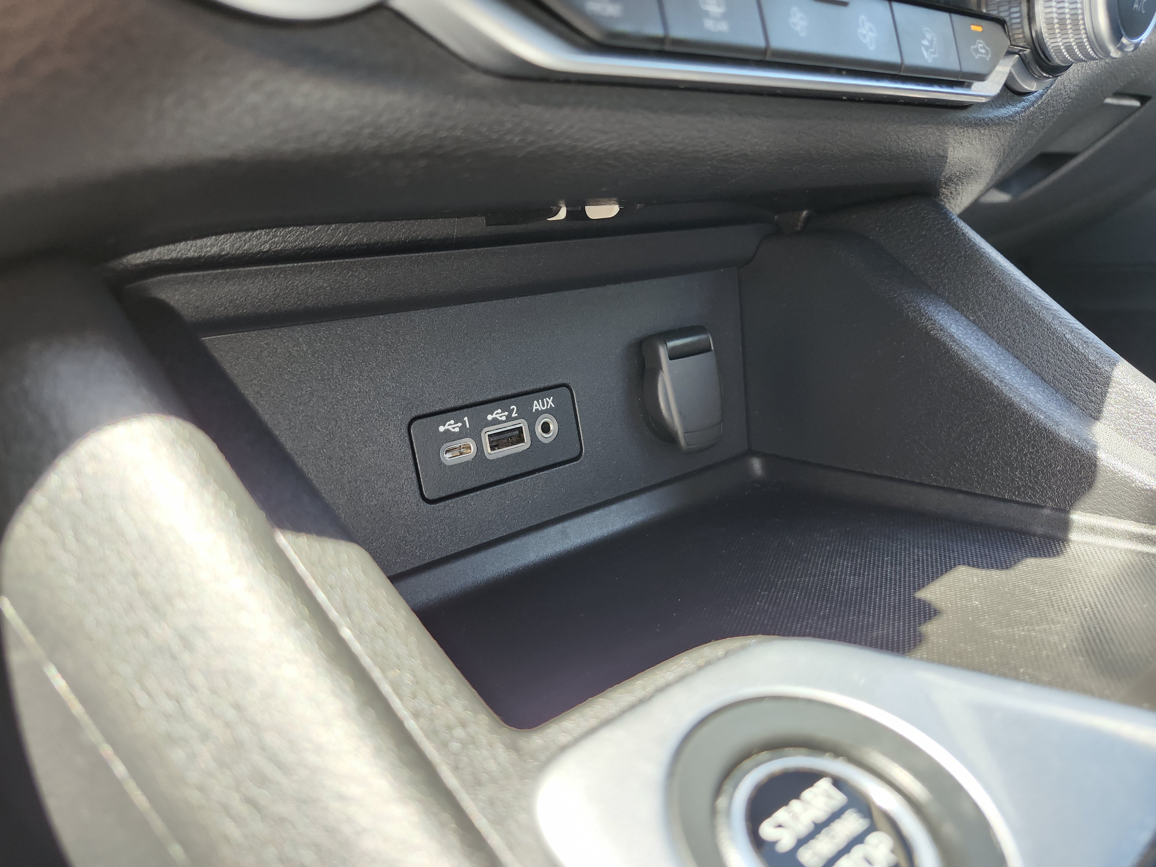 Used 2023 Nissan Sentra SR w/ Midnight Edition Package FWD image 8