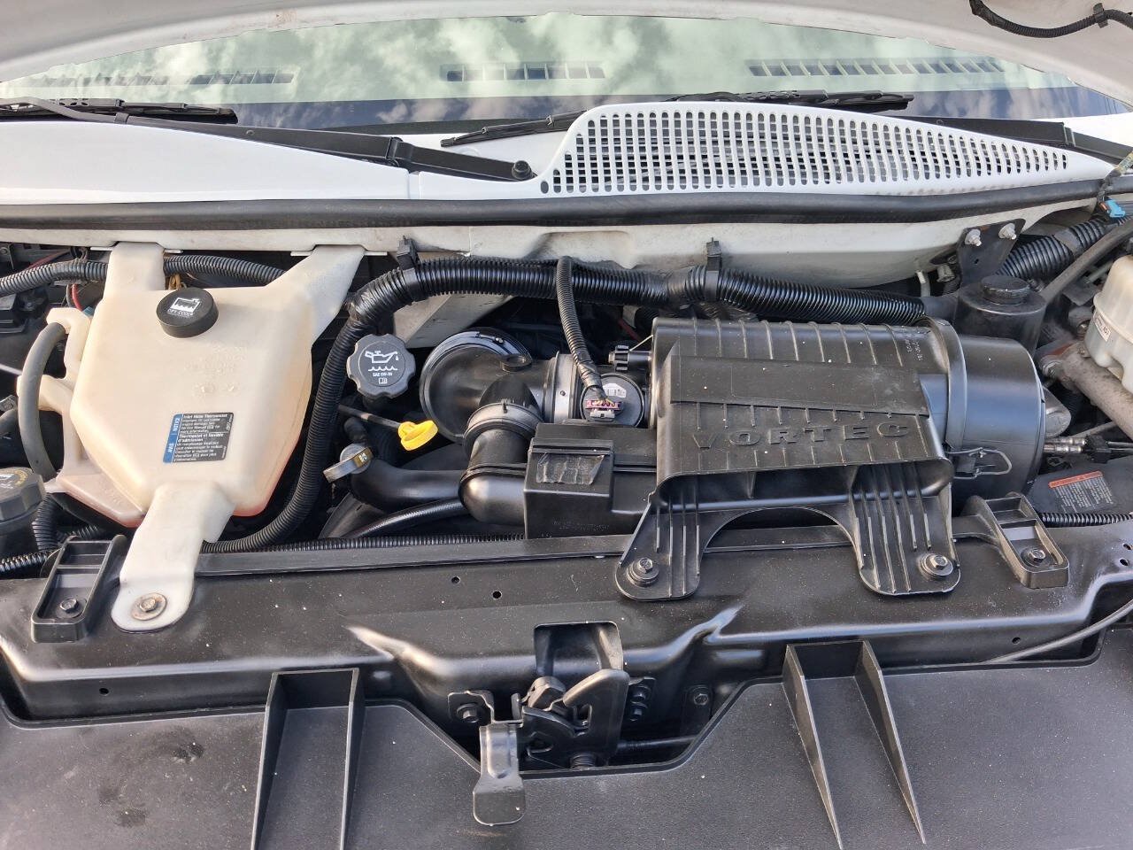 Used 2012 Chevrolet Express 1500 RWD image 25