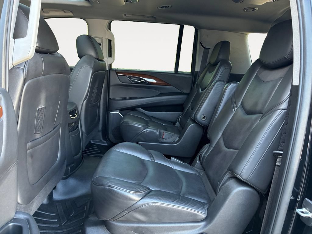 Used 2020 Cadillac Escalade ESV Premium Luxury AWD/4WD image 13