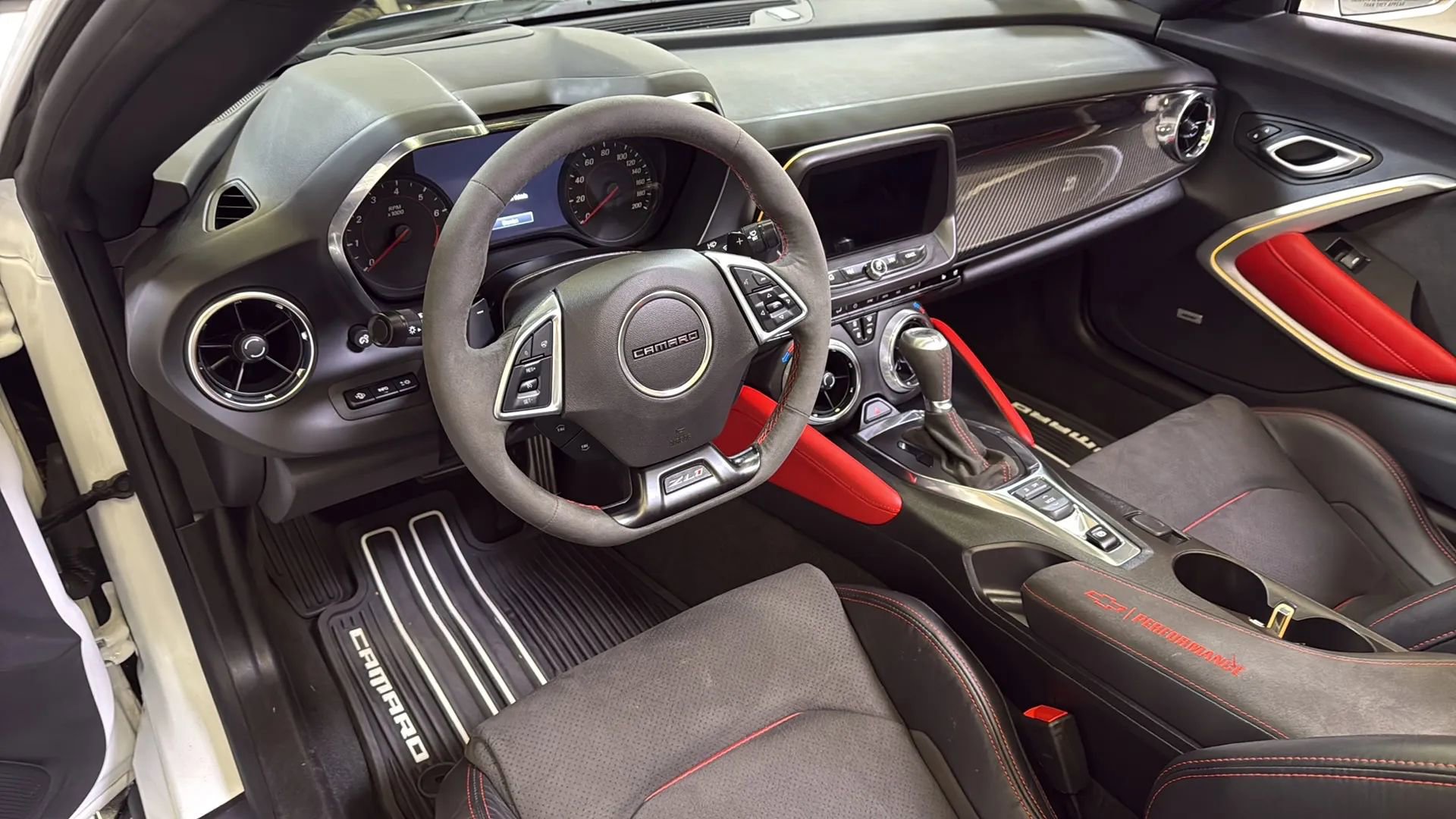 Used 2022 Chevrolet Camaro ZL1 image 16