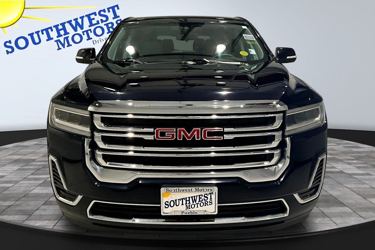 Used 2022 GMC Acadia SLE AWD/4WD image 2