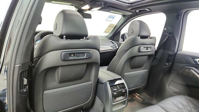 Used 2023 BMW X5 xDrive40i w/ M Sport Package image 32
