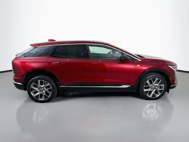 Used 2025 Cadillac Optiq Luxury 1 AWD/4WD image 9