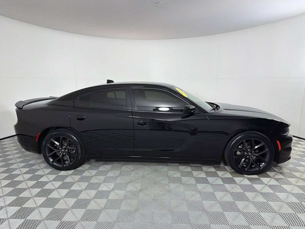 Used 2023 Dodge Charger SXT w/ Blacktop Package image 4