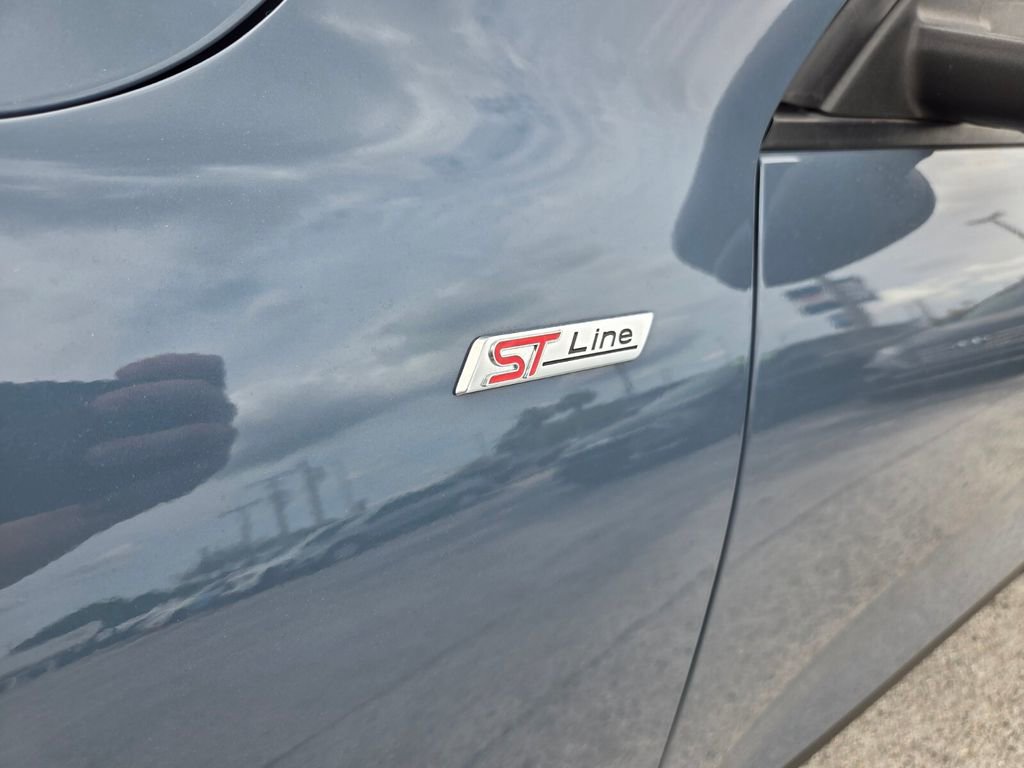 Used 2025 Ford Escape ST-Line image 4