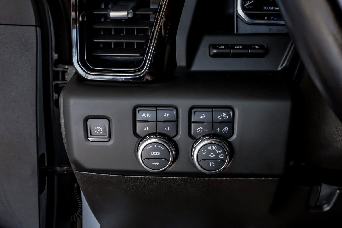 Used 2024 GMC Sierra 2500 AT4X image 28