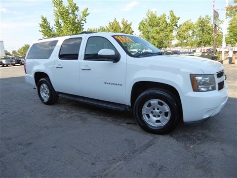 Used 2014 Chevrolet Suburban LT w/ Luxury Package image 5