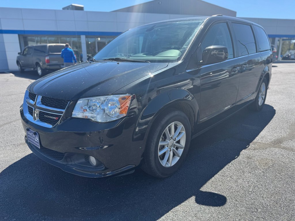 Used 2019 Dodge Grand Caravan SXT image 3