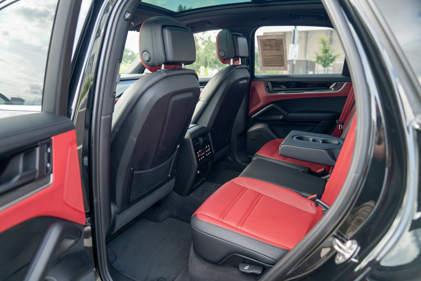 Certified 2025 Porsche Cayenne E-Hybrid AWD/4WD image 23