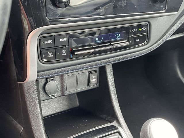 Used 2018 Toyota Corolla SE FWD image 30