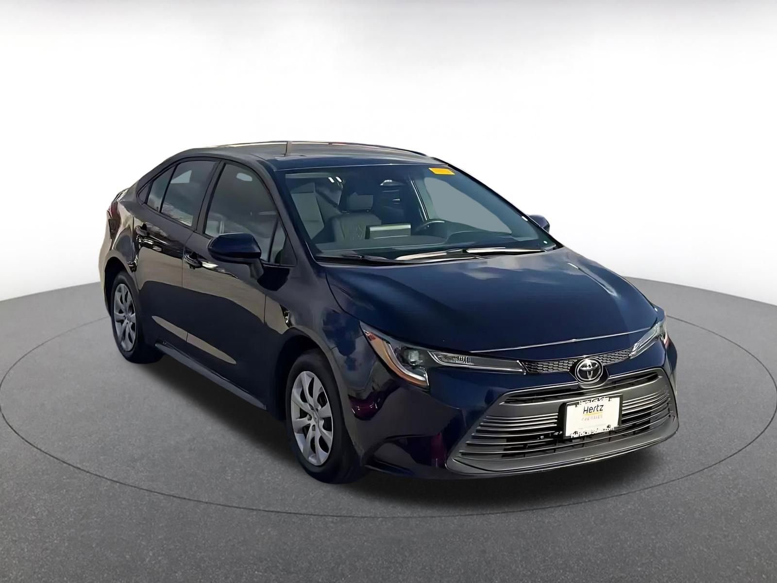 Used 2025 Toyota Corolla LE image 3