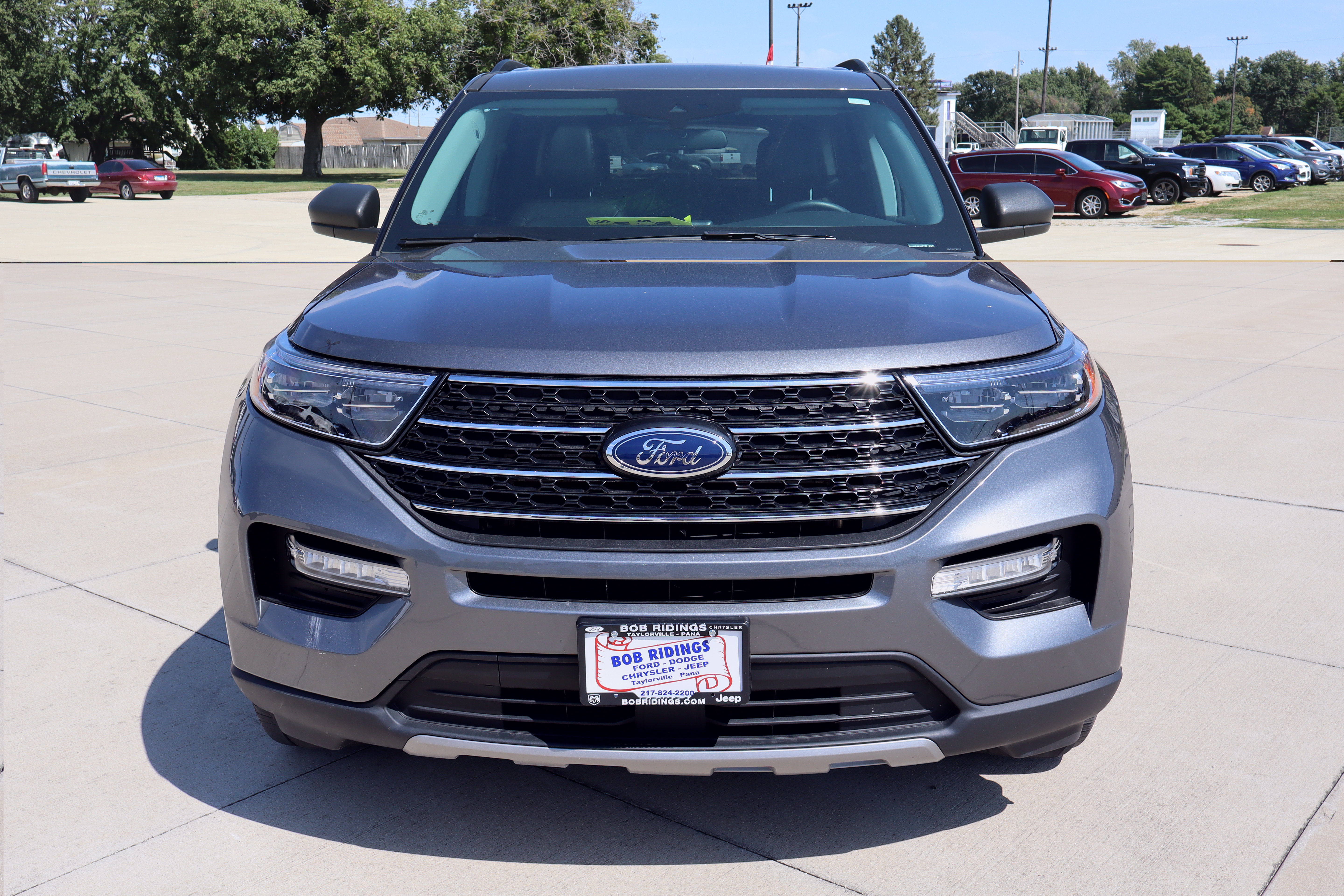 Used 2024 Ford Explorer XLT w/ Equipment Group 202A AWD/4WD image 3