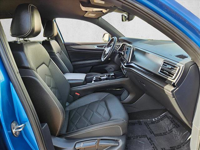 Used 2024 Volkswagen Atlas Cross Sport SE FWD image 25