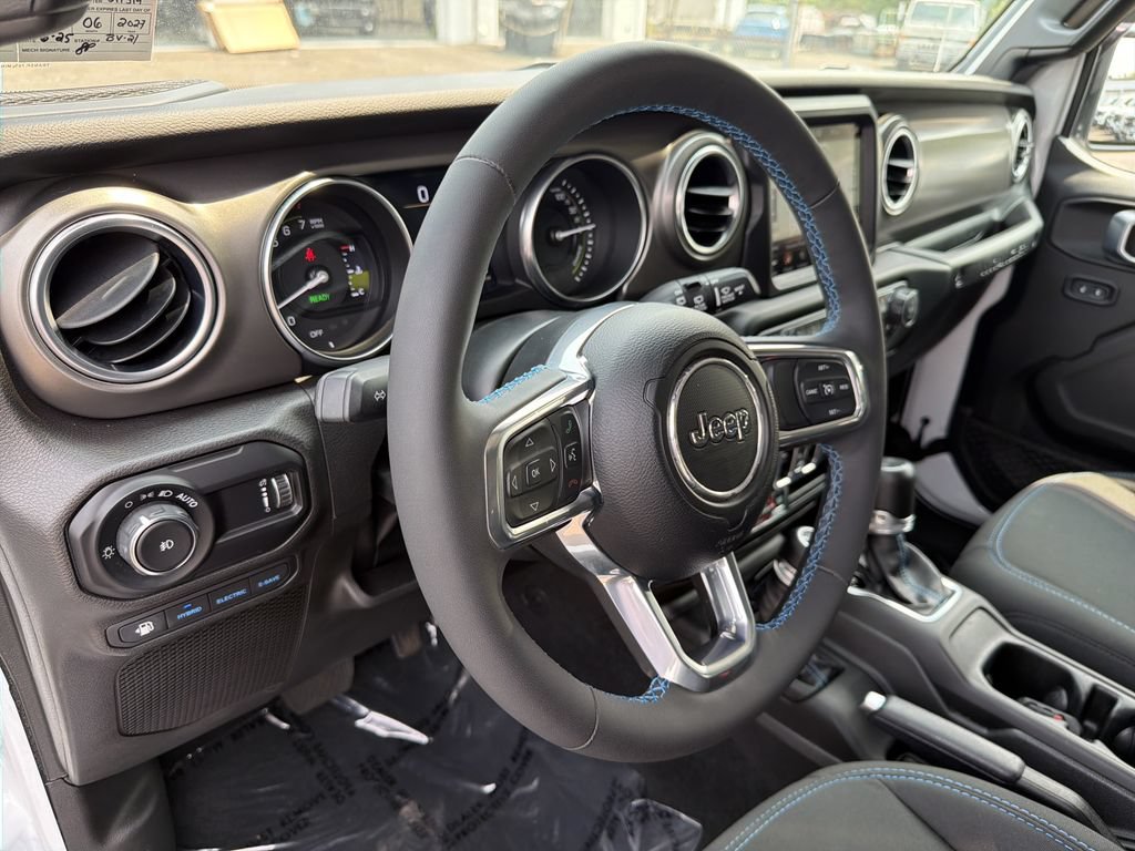 Used 2023 Jeep Wrangler Unlimited Rubicon 4xe w/ Cold Weather Group AWD/4WD image 22