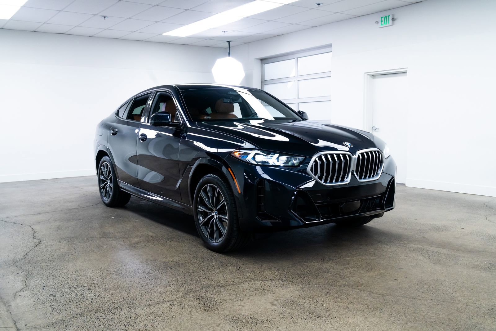 Used 2026 BMW X6 xDrive40i w/ Climate Comfort Package image 26
