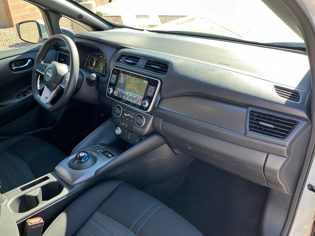 Used 2025 Nissan Leaf S FWD image 13