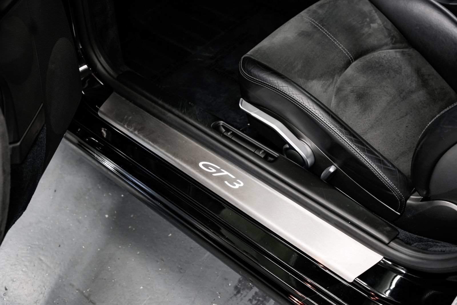 Used 2010 Porsche 911 GT3 RWD image 20