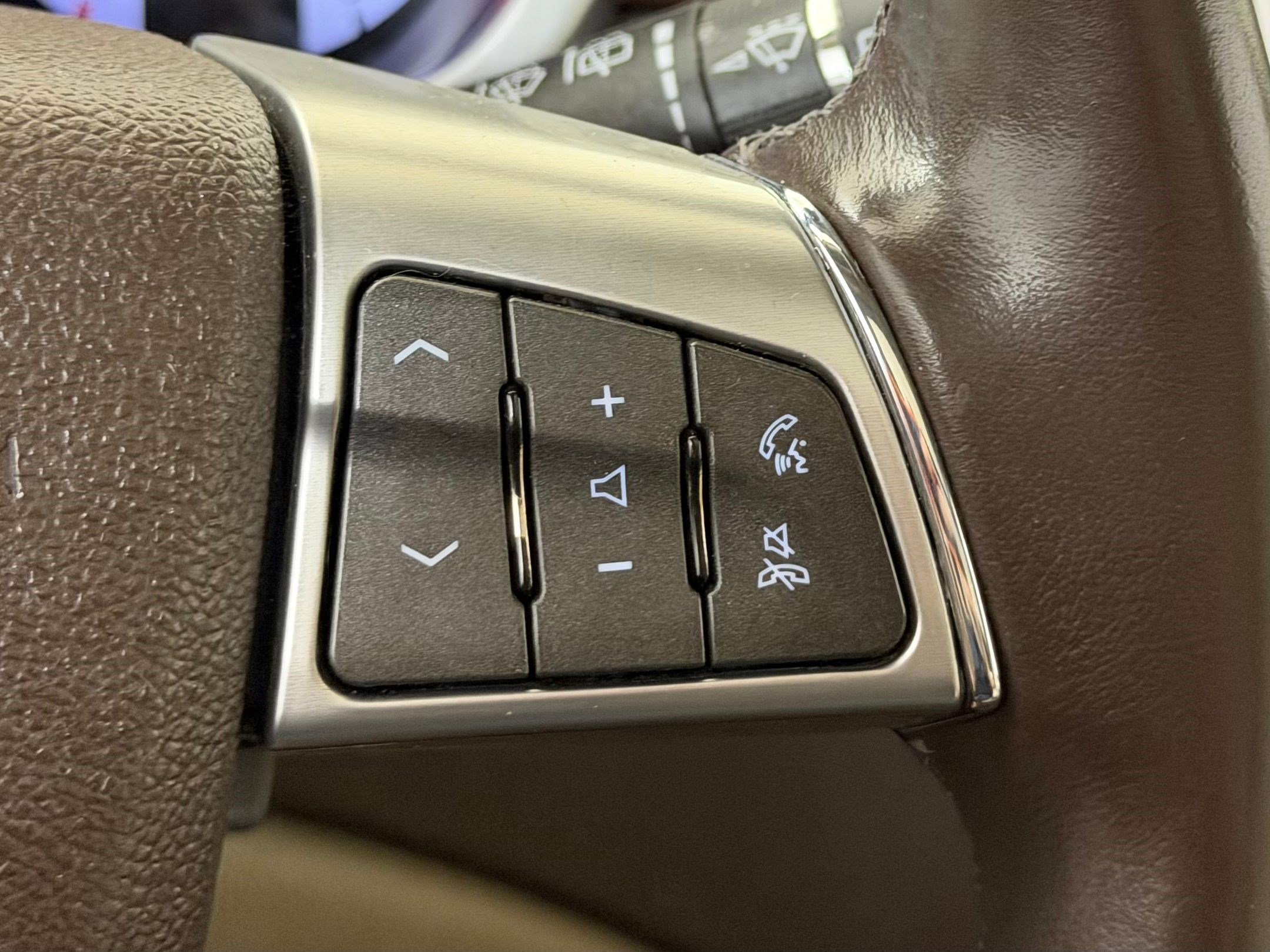 Used 2010 Cadillac SRX Performance AWD/4WD image 30