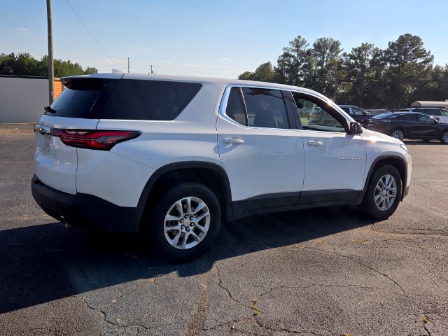 Used 2023 Chevrolet Traverse LS FWD image 10