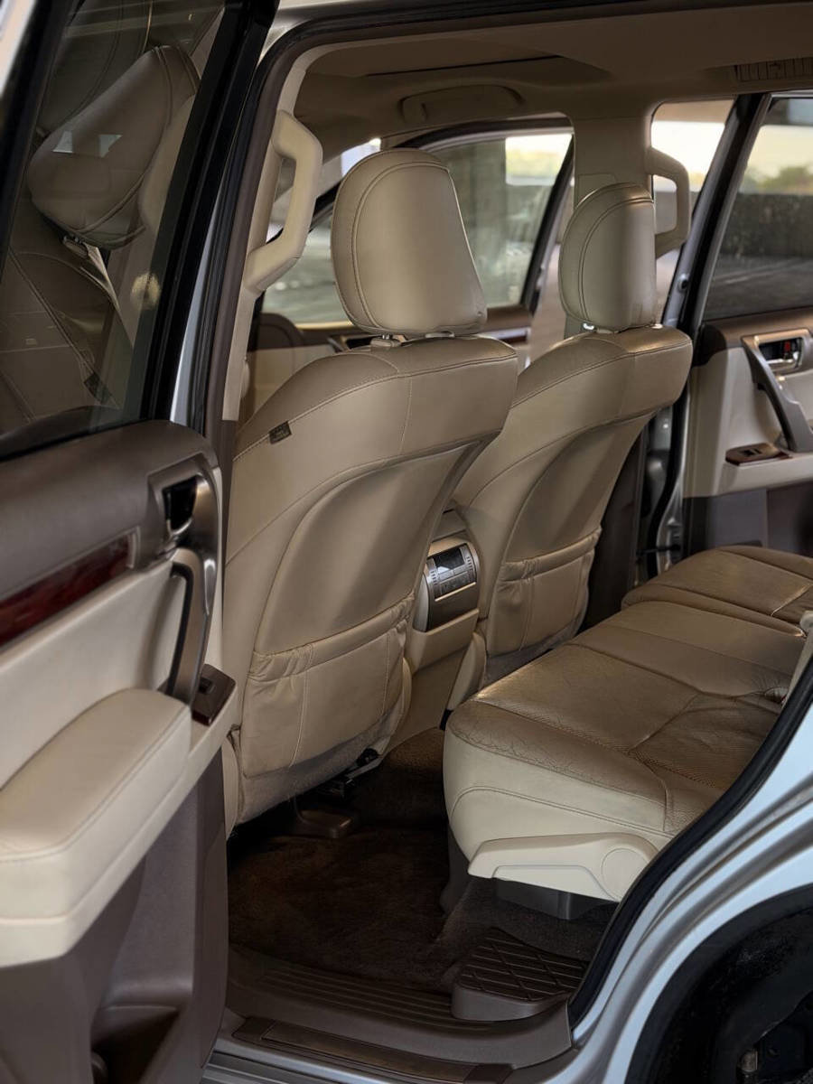 Used 2012 Lexus GX 460 image 17