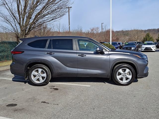 Used 2023 Toyota Highlander LE image 7