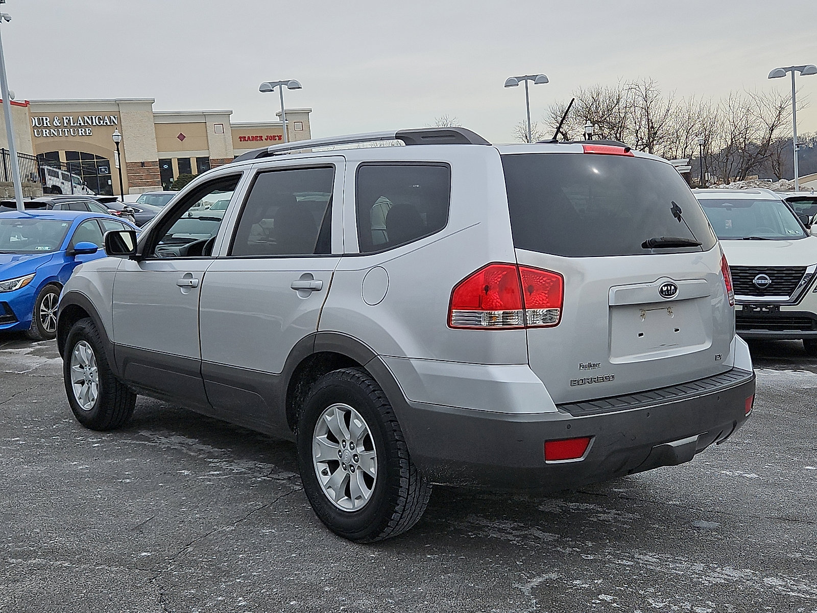 Used 2009 Kia Borrego EX image 4