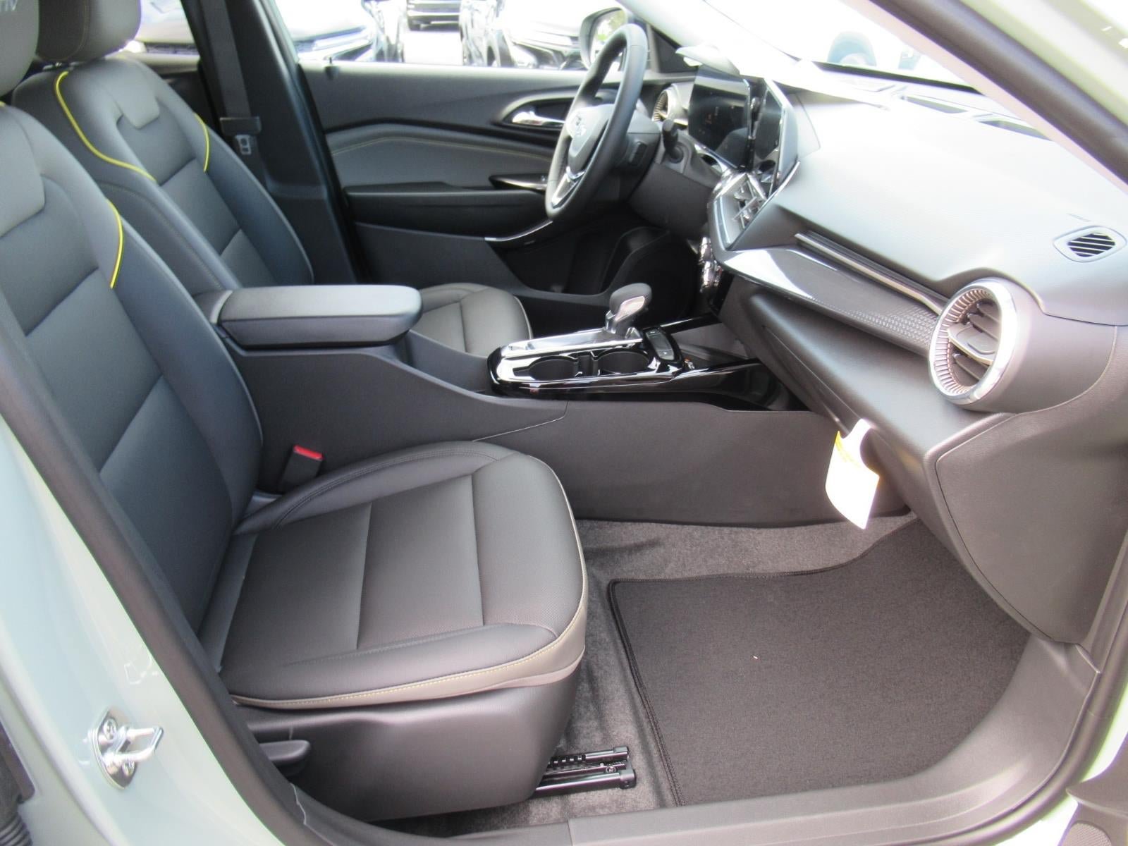New 2026 Chevrolet Trax ACTIV w/ Sunroof Package FWD image 10