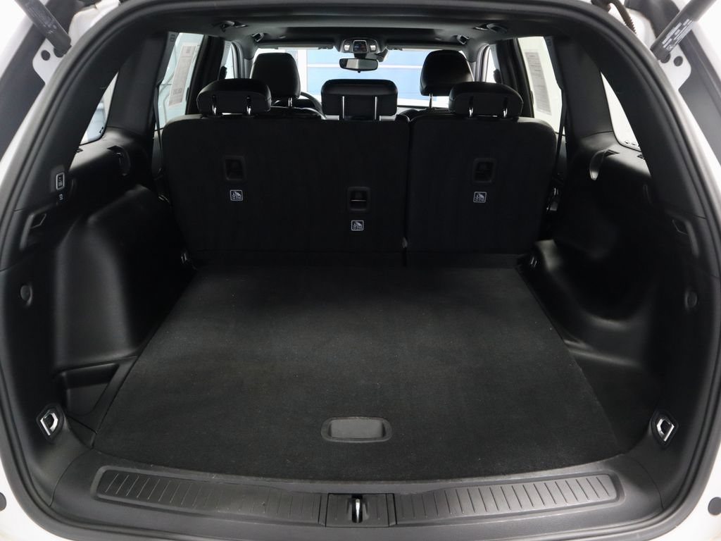 Used 2023 Jeep Grand Cherokee Altitude AWD/4WD image 14