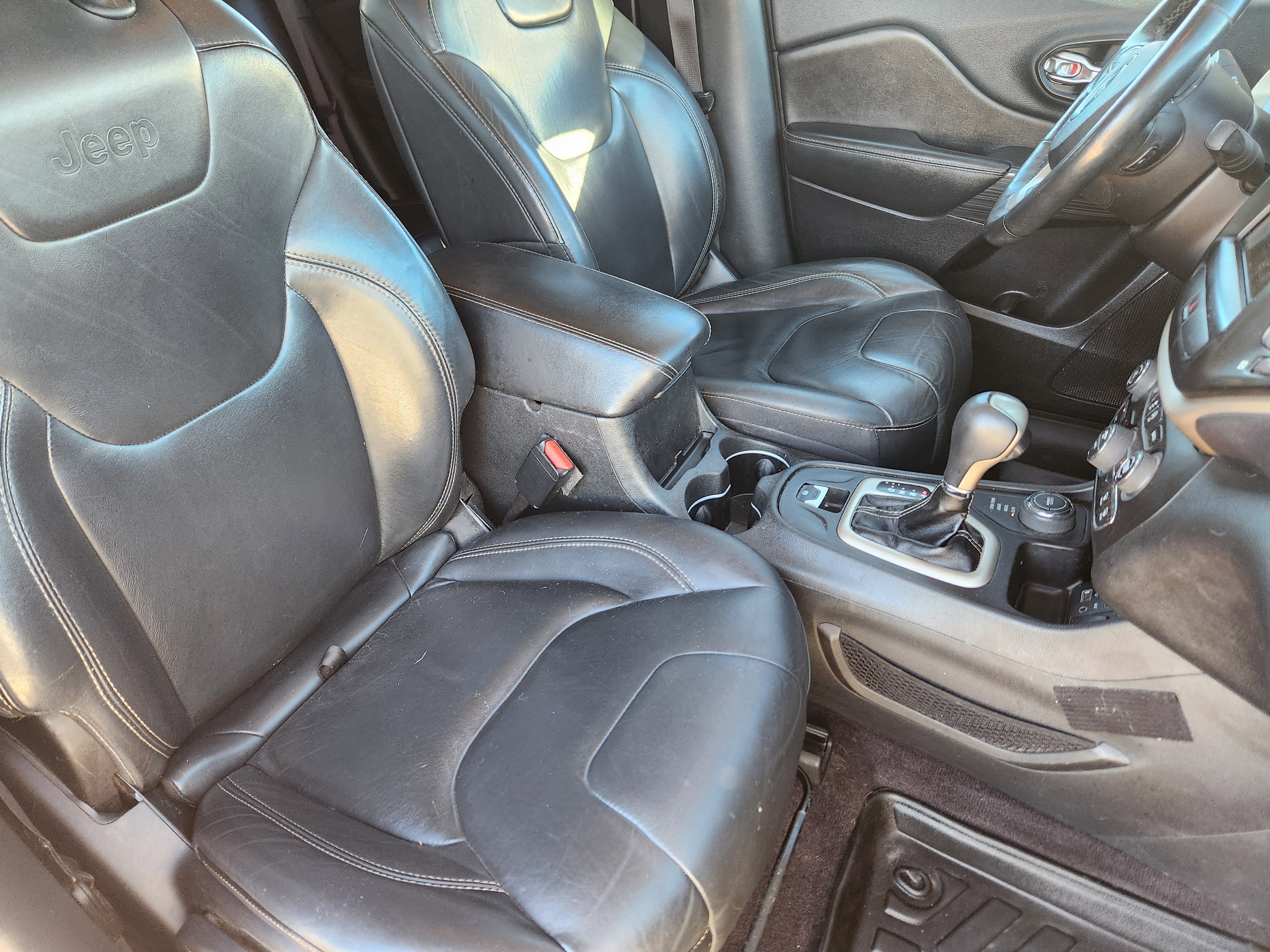 Used 2016 Jeep Cherokee Limited w/ Luxury Group image 11