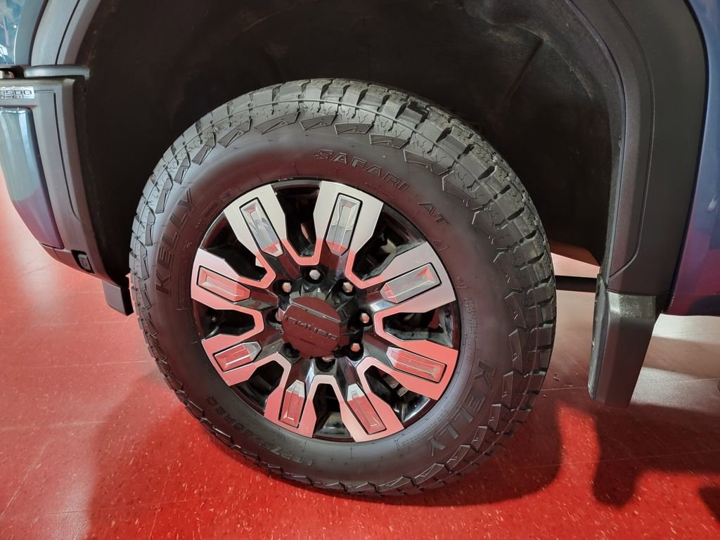 Used 2024 GMC Sierra 3500 Denali w/ Technology Package image 12