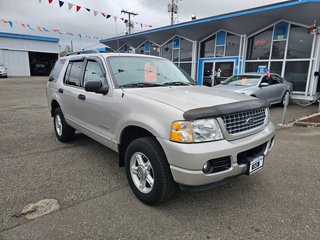 Used 2004 Ford Explorer XLT AWD/4WD image 1