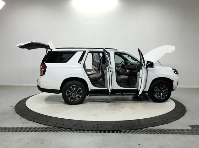 Used 2022 Chevrolet Tahoe Z71 w/ Luxury Package AWD/4WD image 17