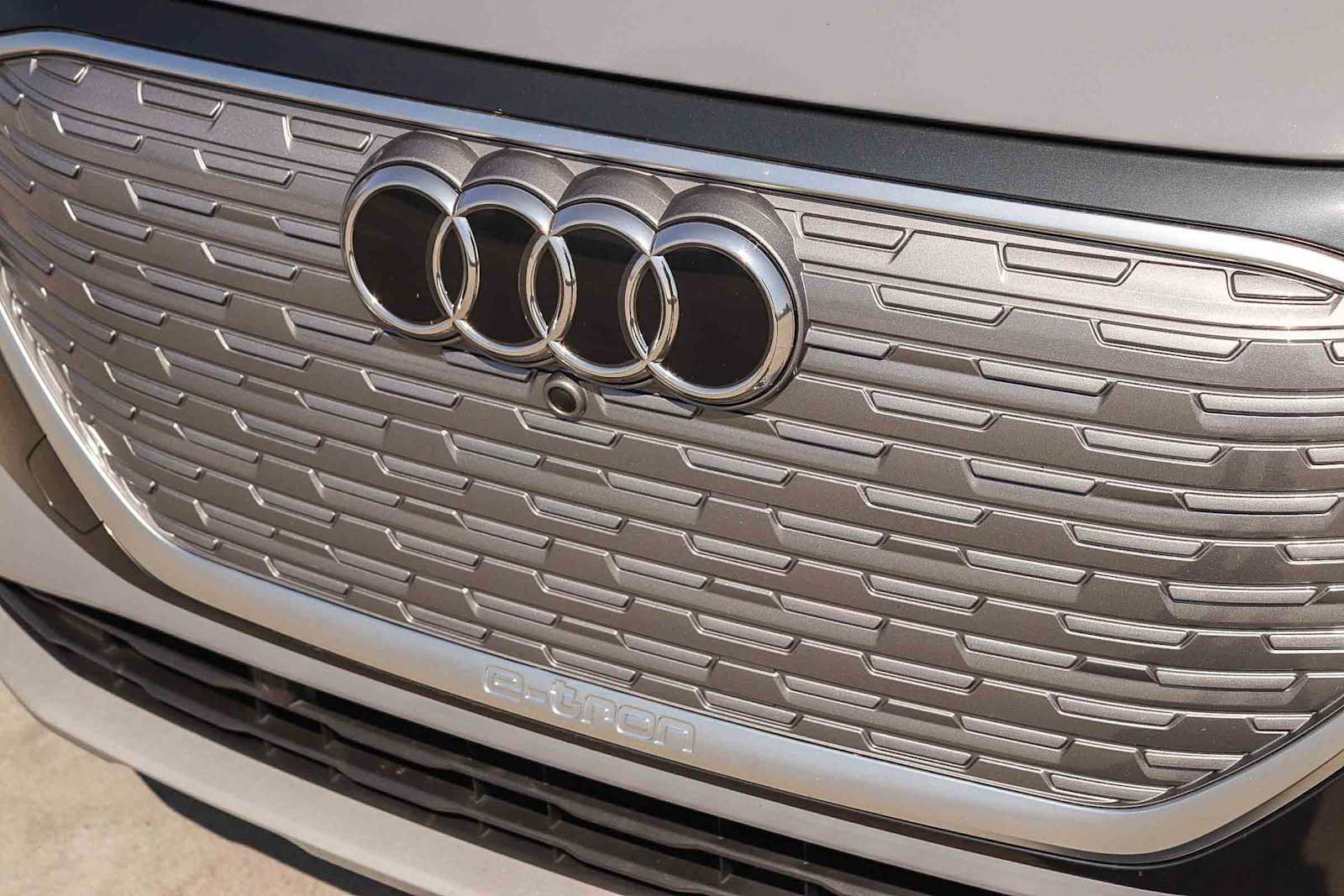 Used 2023 Audi Q4 e-tron Premium w/ Convenience Package RWD image 8