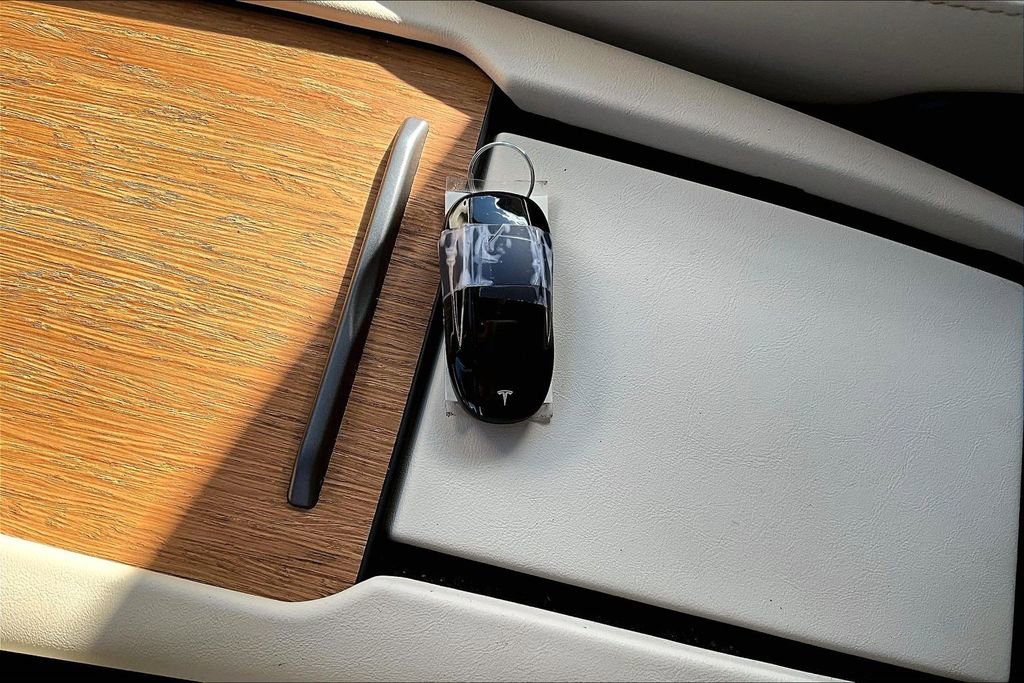 Used 2020 Tesla Model X Long Range image 11