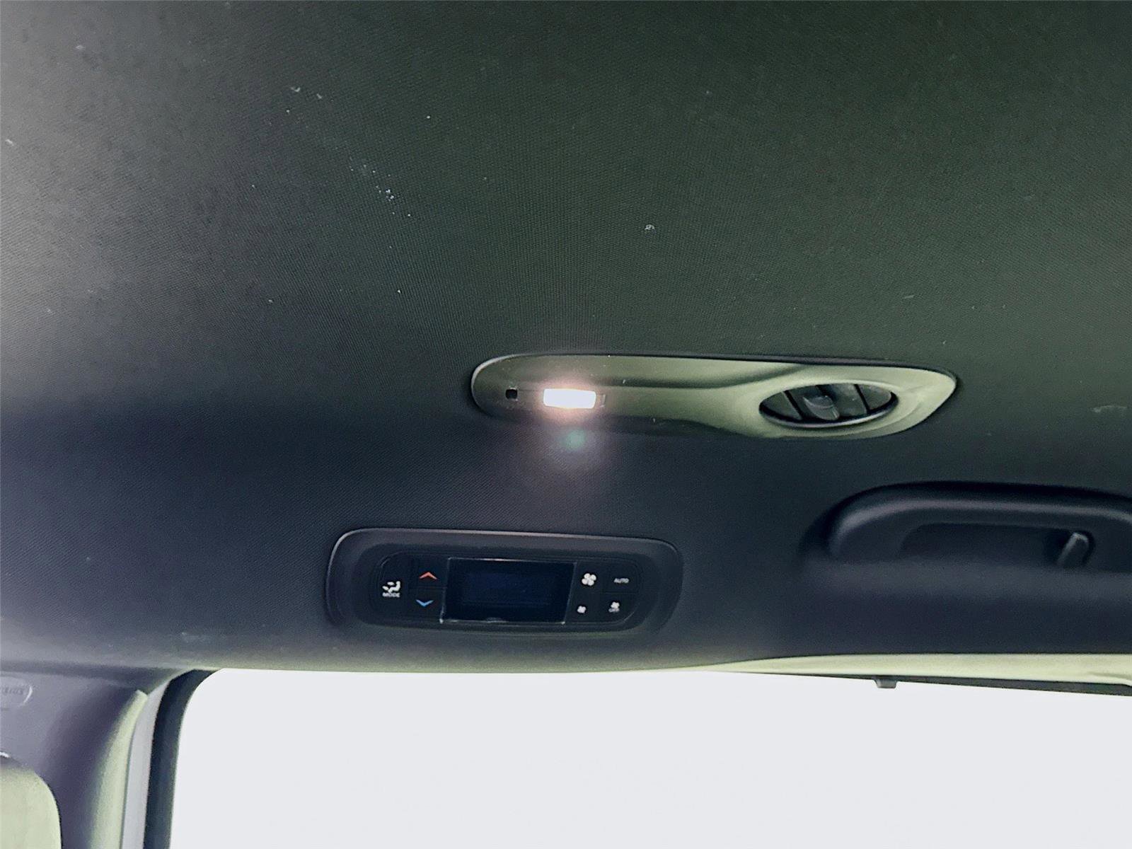 New 2026 Chrysler Voyager LX FWD image 17