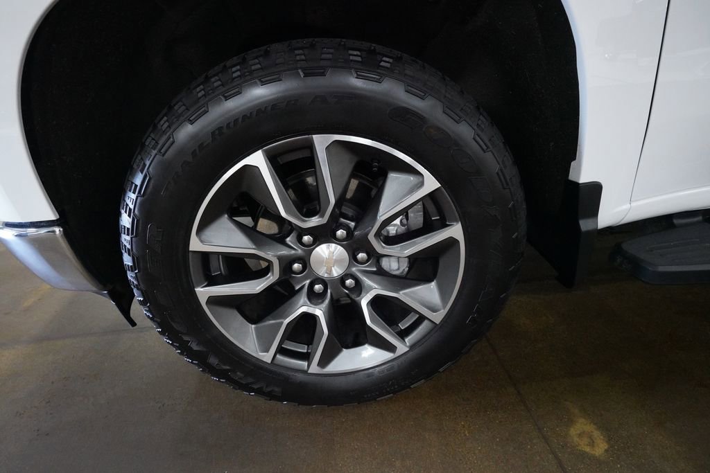 Used 2023 Chevrolet Silverado 1500 LT AWD/4WD image 26
