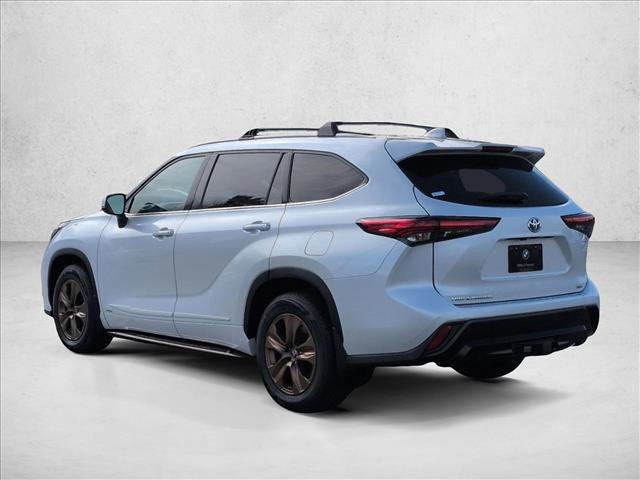 Used 2022 Toyota Highlander Bronze Edition image 8