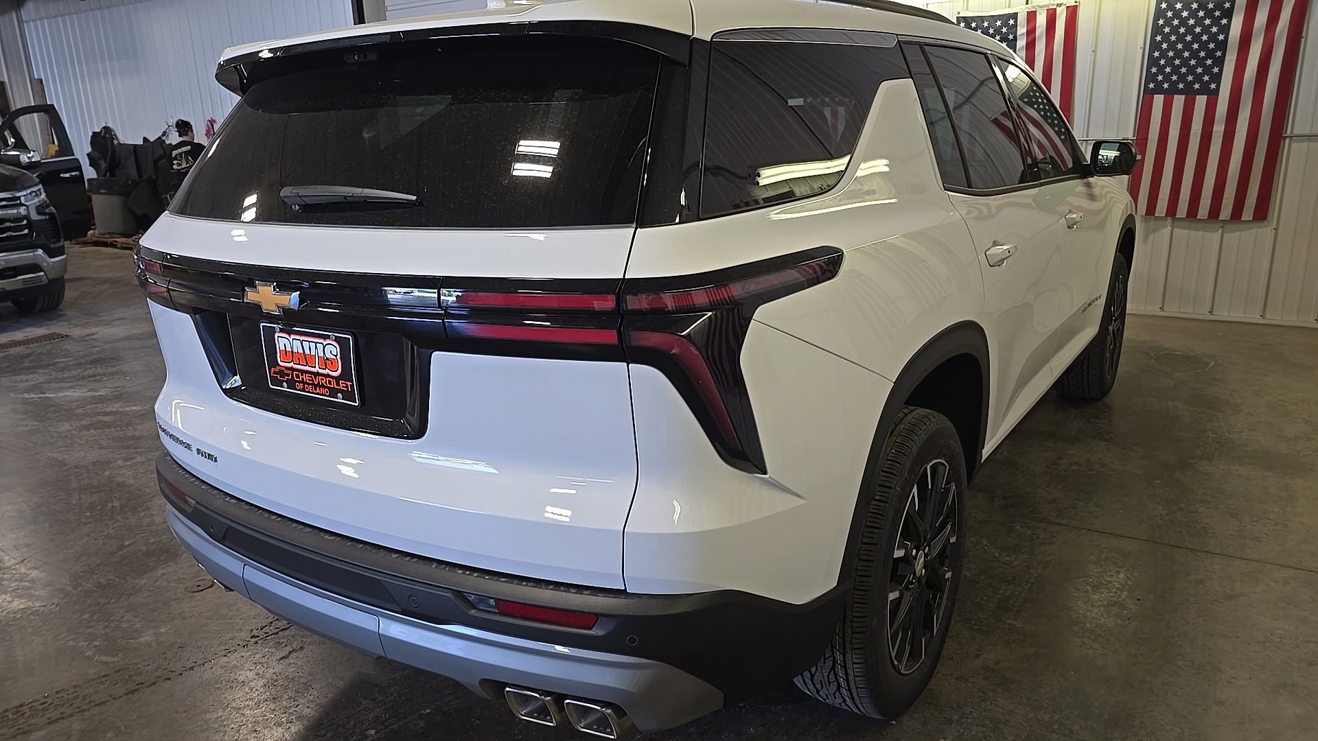 New 2026 Chevrolet Traverse LT w/ Sun and Wheel Package AWD/4WD image 8