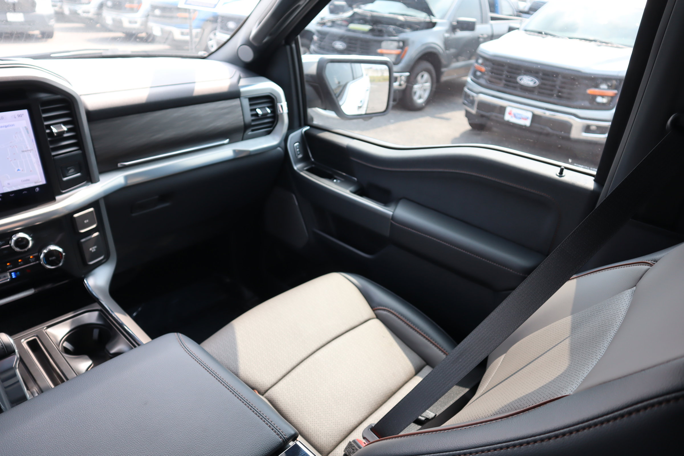 New 2025 Ford F150 Lariat w/ Equipment Group 502A High image 35