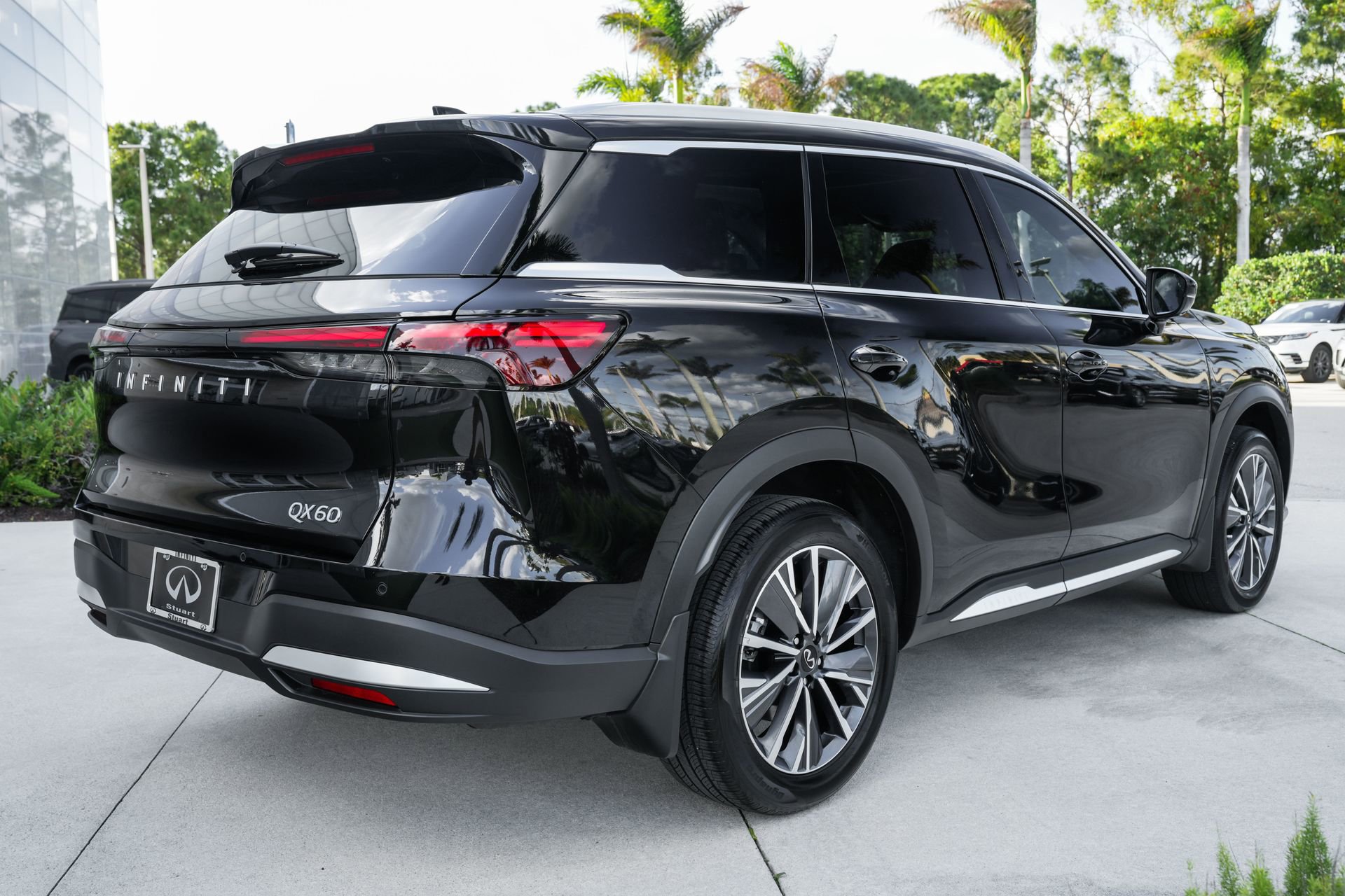 Certified 2026 INFINITI QX60 Luxe w/ Cargo Package FWD image 24